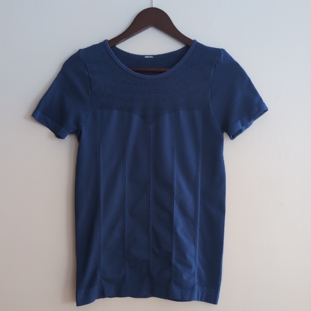 Fabletics Seamless Stretchy Blue Women's Top